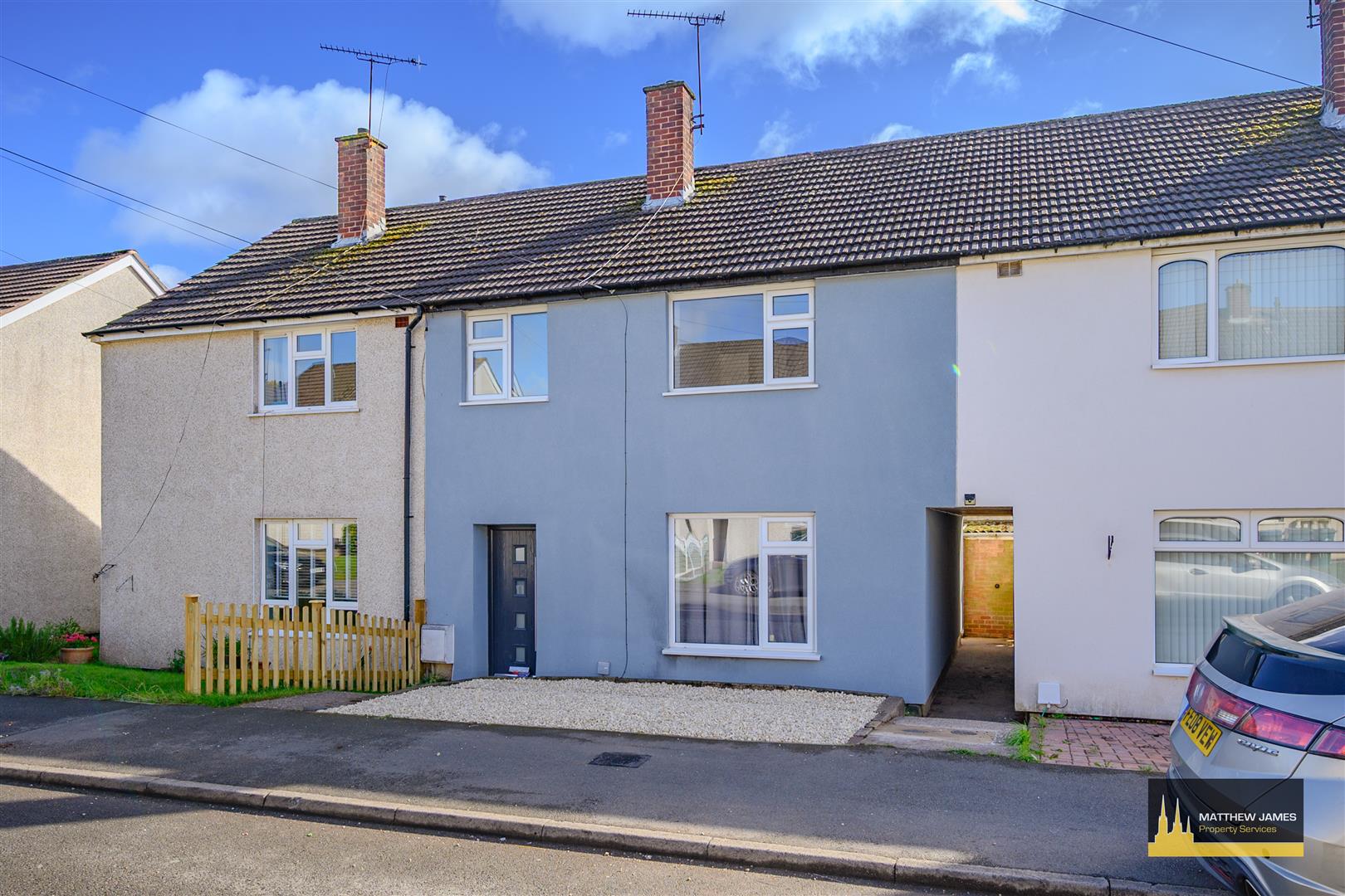 L5usMUrwc06p LfUKK6tUw